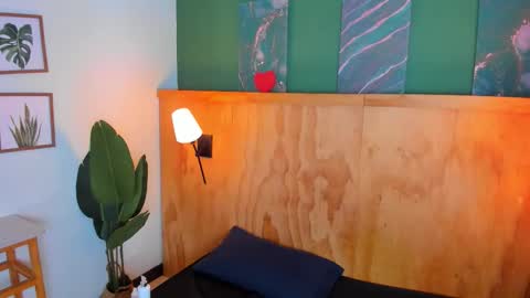 Snapshot of jabob_coper chatting on 10.07.25 David online show from 10.07.25