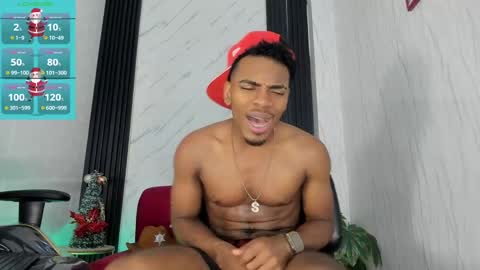 Snapshot of jack_muscles69_ chatting on 12.17.24 Jack online show from 12.17.24