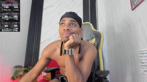 Snapshot of jack_muscles69_ chatting on 02.02.25 Jack online show from 02.02.25