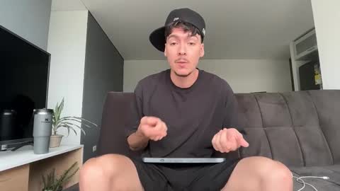 INDEPENDENT MODEL online show from 11.22.25