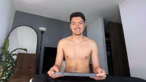 INDEPENDENT MODEL online show from 04.08.26