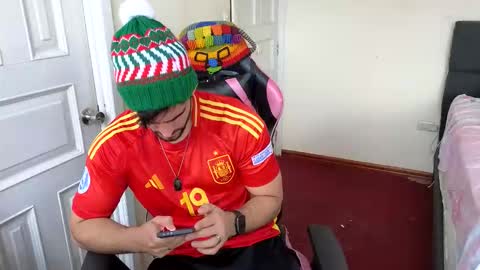 Snapshot of jackecuador chatting on 12.18.25 Jack online show from 12.18.25