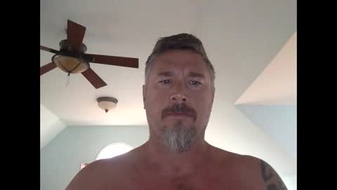 Snapshot of jackhammerhead chatting on 11.12.25 jackhammerhead online show from 11.12.25