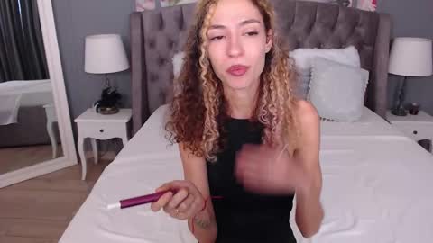 Snapshot of jackie__fox chatting on 11.29.25 Jackie online show from 11.29.25