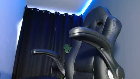 Snapshot of jackk_ho chatting on 12.17.24 Jack online show from 12.17.24