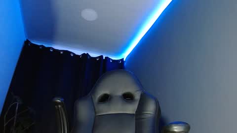 Snapshot of jackk_ho chatting on 12.22.24 Jack online show from 12.22.24