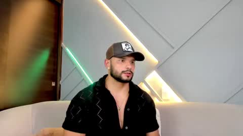 Snapshot of jackson_wayne__ chatting on 02.11.25 Jackson Wayne online show from 02.11.25