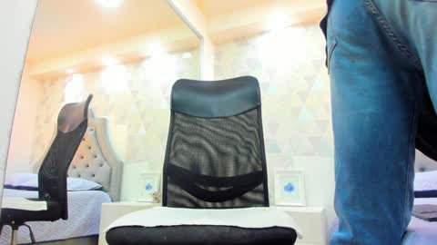 Snapshot of jacksonmuller_ chatting on 12.12.24 Jackson online show from 12.12.24