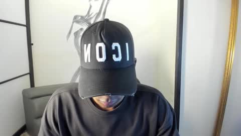 Snapshot of jacksonmuller_ chatting on 10.09.25 Jackson online show from 10.09.25