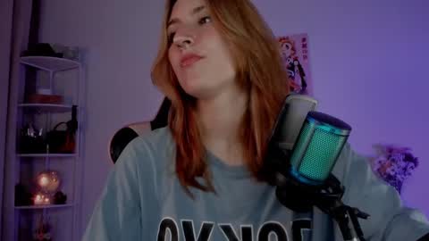 Linda Sofia help me get to 100 thumbs up online show from 02.15.25