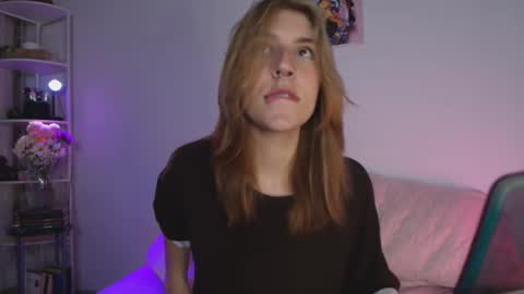 Linda Sofia help me get to 100 thumbs up online show from 02.26.25