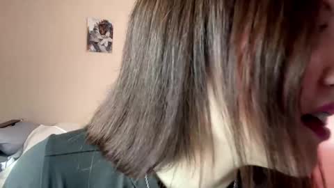 Snapshot of jaclynmalcolm chatting on 05.04.26 Lillian online show from 05.04.26