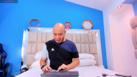 jacob_garcia_ online show from 11.20.25