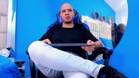 jacob_garcia_ online show from 11.26.25