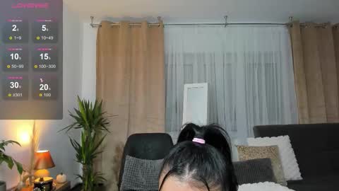 Jacqueline online show from 11.05.25