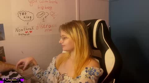 Snapshot of jacywinslat chatting on 02.23.25 jacywinslat online show from 02.23.25