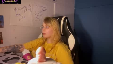 Snapshot of jacywinslat chatting on 03.04.25 jacywinslat online show from 03.04.25