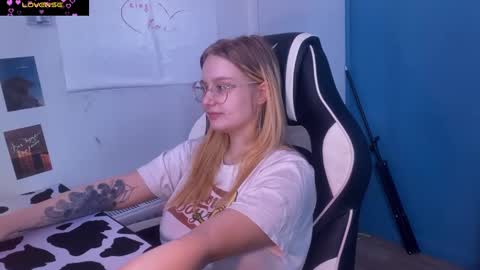 Snapshot of jacywinslat chatting on 03.10.25 jacywinslat online show from 03.10.25