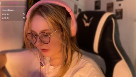 Snapshot of jacywinslat chatting on 09.13.25 jacywinslat online show from 09.13.25