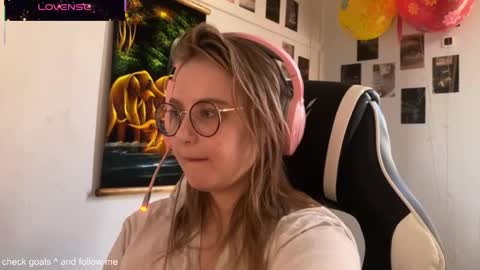 Snapshot of jacywinslat chatting on 10.18.25 jacywinslat online show from 10.18.25