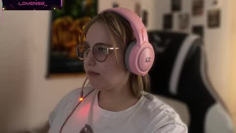 Snapshot of jacywinslat chatting on 10.19.25 jacywinslat online show from 10.19.25