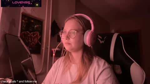 Snapshot of jacywinslat chatting on 11.14.25 jacywinslat online show from 11.14.25