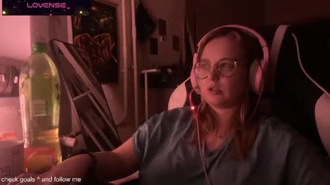 Snapshot of jacywinslat chatting on 11.15.25 jacywinslat online show from 11.15.25