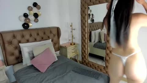 jade esmeralda online show from 10.10.25