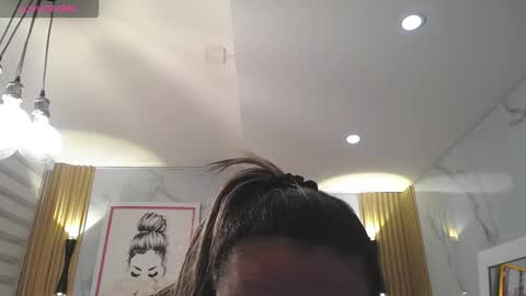 Snapshot of jade_jones_a chatting on 12.22.25 Jade online show from 12.22.25