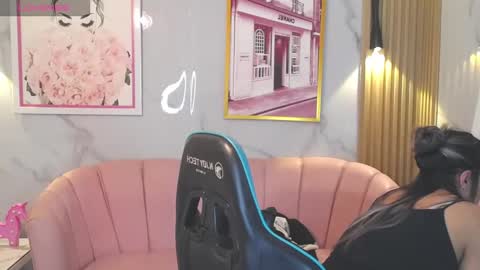 Snapshot of jade_jones_a chatting on 01.10.26 Jade online show from 01.10.26