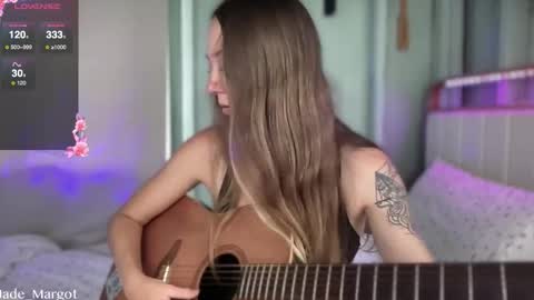 Snapshot of jade_margot chatting on 10.17.25 Jade Margot online show from 10.17.25