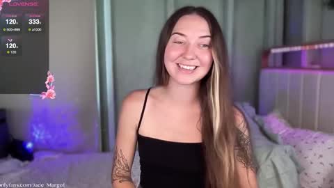 Snapshot of jade_margot chatting on 11.25.25 Jade Margot online show from 11.25.25