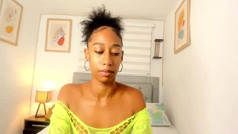 Snapshot of jade_obi chatting on 12.14.24 Jade smile online show from 12.14.24
