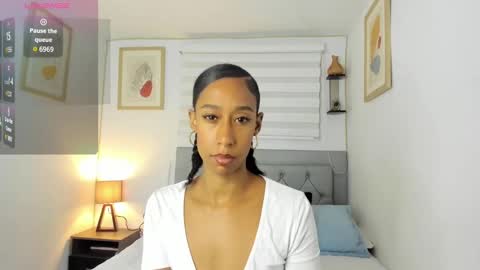Snapshot of jade_obi chatting on 02.10.25 Jade smile online show from 02.10.25