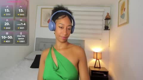 Snapshot of jade_obi chatting on 02.24.25 Jade smile online show from 02.24.25