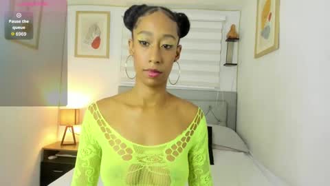 Snapshot of jade_obi chatting on 03.05.25 Jade smile online show from 03.05.25