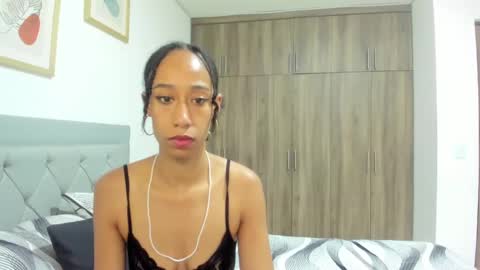 Snapshot of jade_obi chatting on 09.15.25 Jade smile online show from 09.15.25