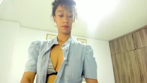 Snapshot of jade_obi chatting on 09.24.25 Jade smile online show from 09.24.25