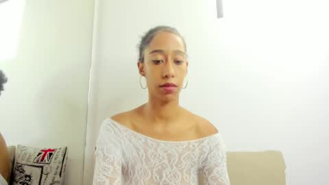 Snapshot of jade_obi chatting on 09.27.25 Jade smile online show from 09.27.25