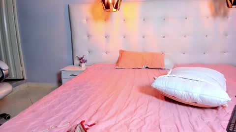 Snapshot of jade_scarllet chatting on 12.21.24 karlla scarlet online show from 12.21.24