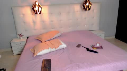 Snapshot of jade_scarllet chatting on 12.22.24 karlla scarlet online show from 12.22.24