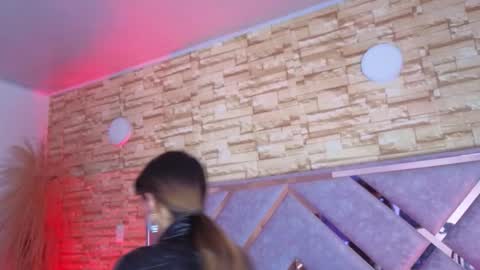 jade white  online show from 03.06.26