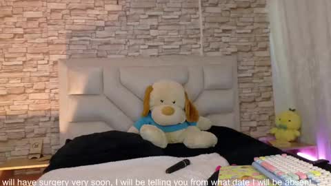 jade white  online show from 05.14.26