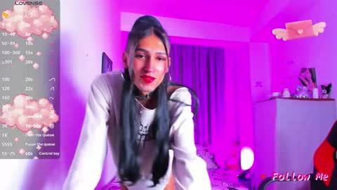 Jade Benett online show from 10.18.25