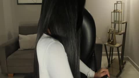 JADE EVANS online show from 04.15.26