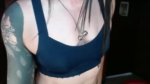 Snapshot of jadesexfun chatting on 01.24.25 jadesexfun online show from 01.24.25