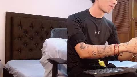Snapshot of jaico_santos chatting on 09.15.25 jaico_santos online show from 09.15.25