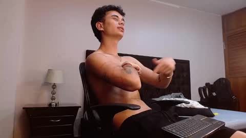 Snapshot of jaico_santos chatting on 09.24.25 jaico_santos online show from 09.24.25