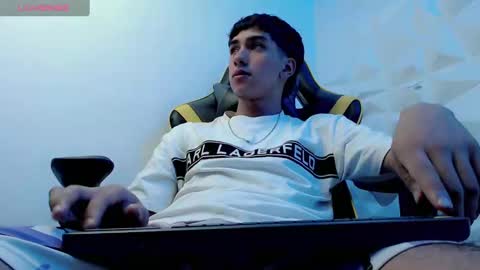 Snapshot of jake_tripp chatting on 12.14.24 jake_tripp online show from 12.14.24