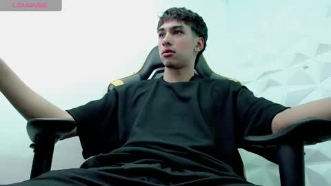 Snapshot of jake_tripp chatting on 12.17.24 jake_tripp online show from 12.17.24